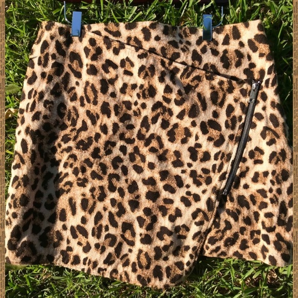 H&M Dresses & Skirts - NWT! H&M Cheetah Print Skirt